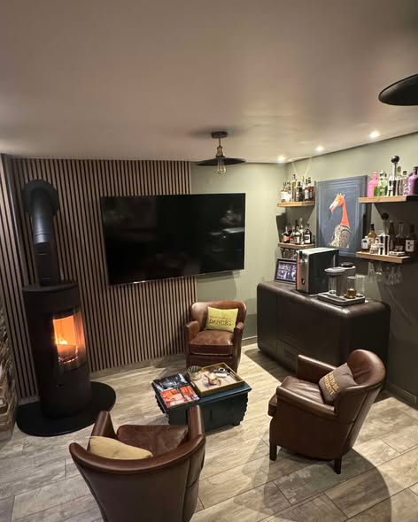 Di Lusso R4 Euro Stove with Teardrop Slate Hearth