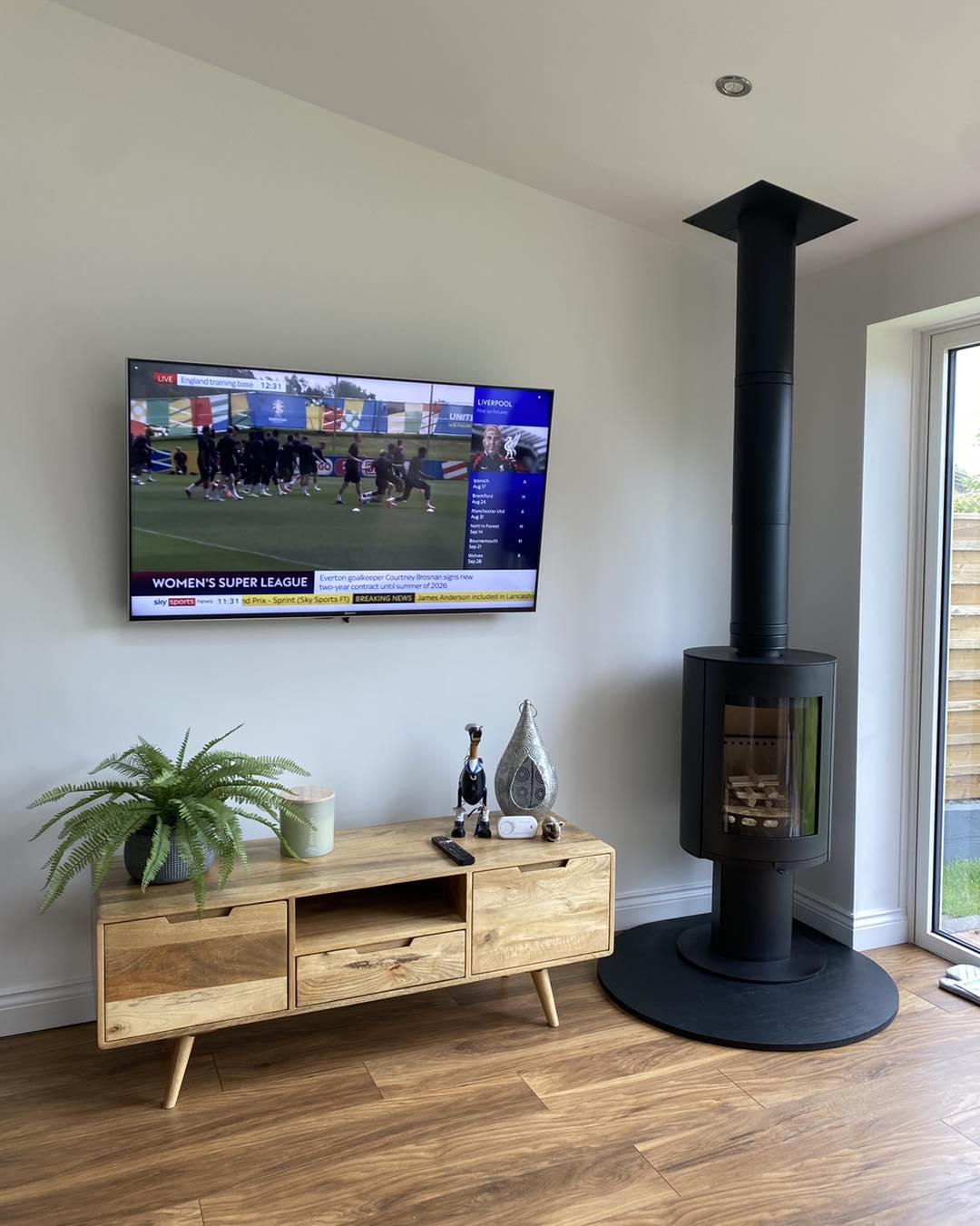Medium Tinderbox Stove with False Chimney Breast in Amble view 3