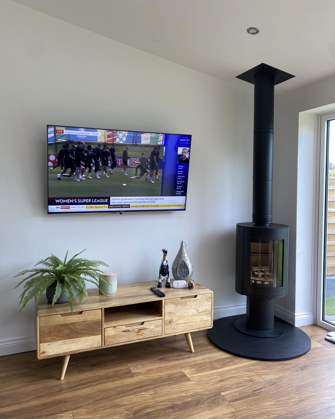 Medium Tinderbox Stove with False Chimney Breast in Amble view 7