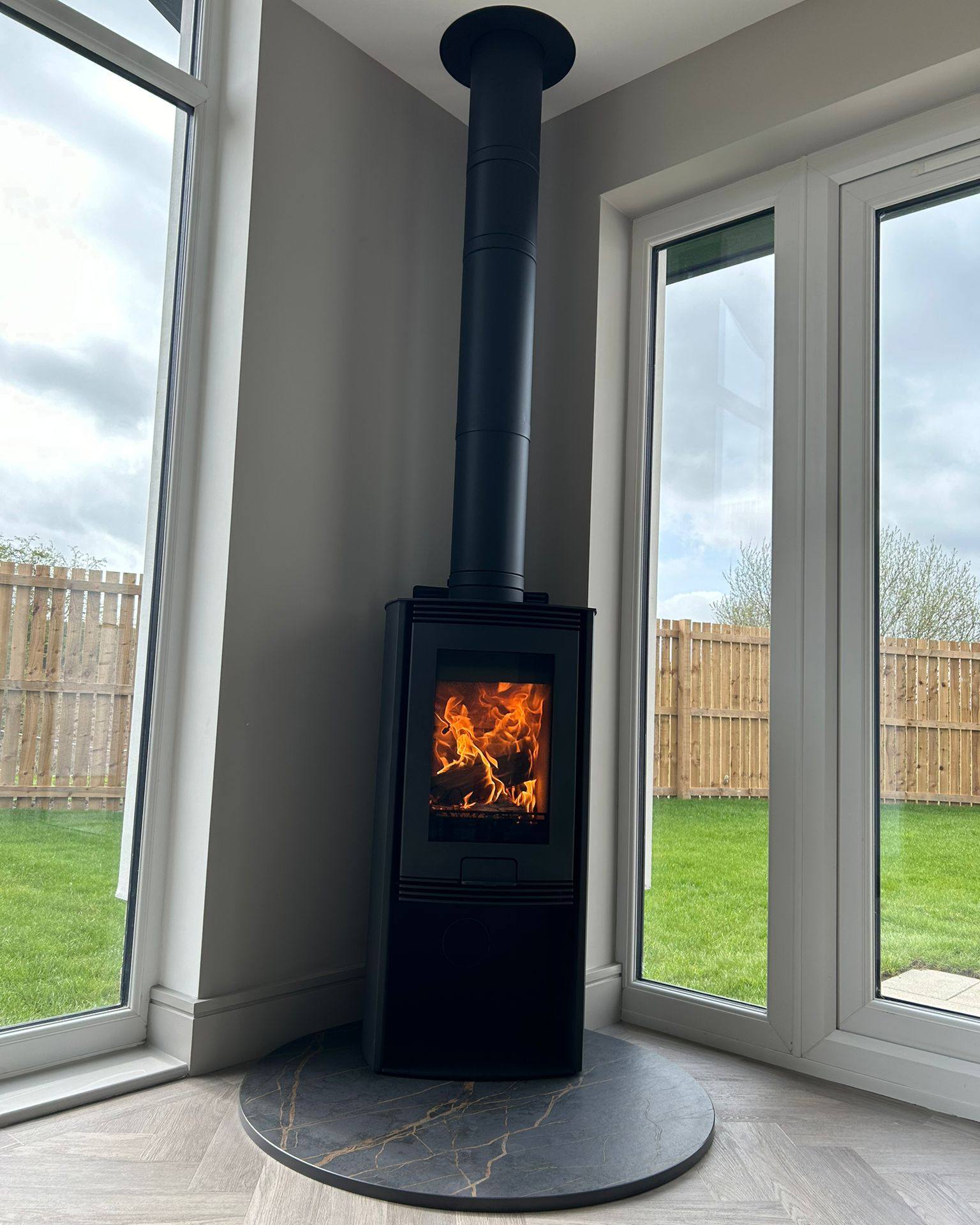 Di Lusso R4 Euro with Dekton Teardrop Hearth in Burnopfield view 2