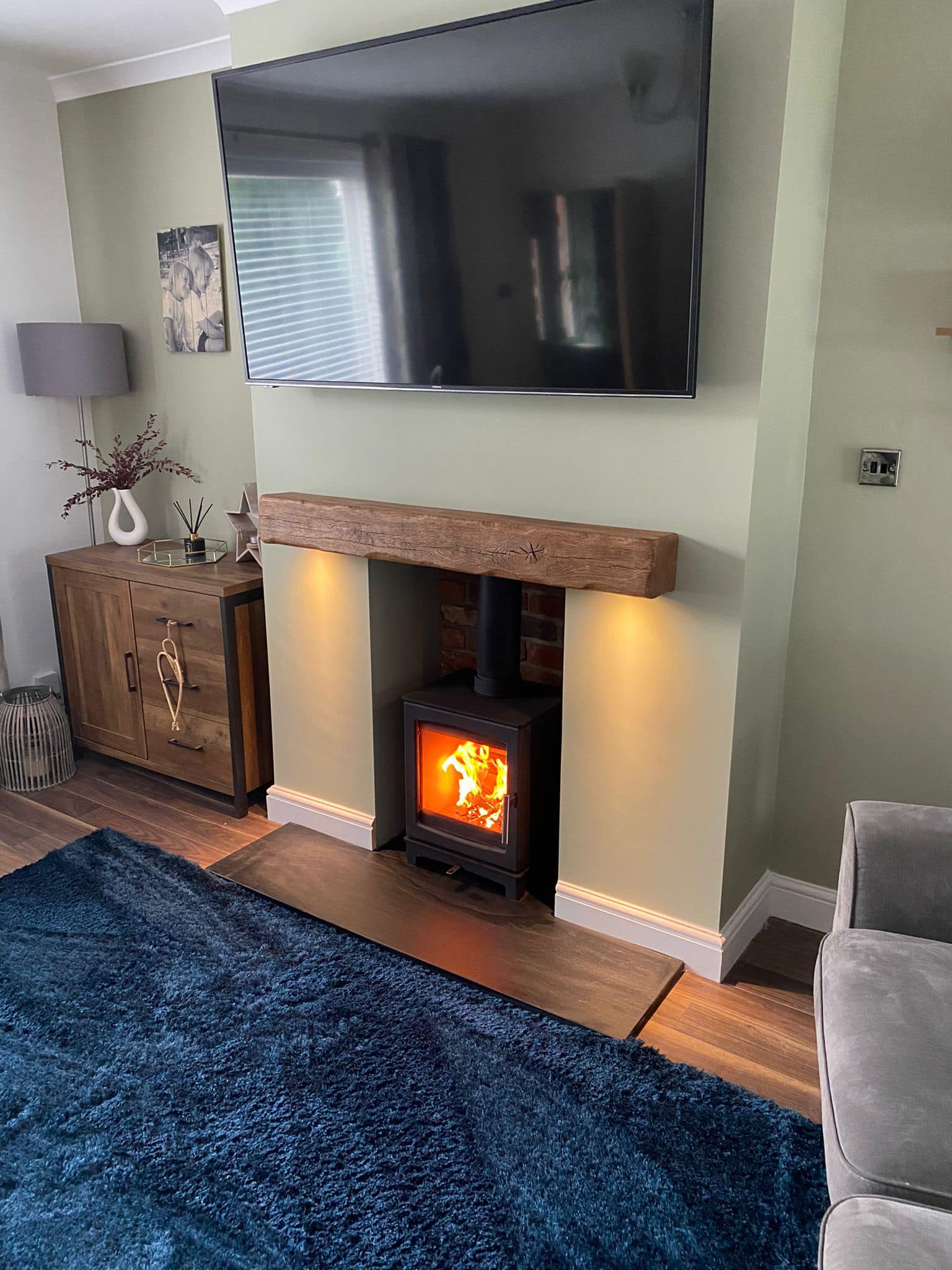 Medium Flickrflame Stove with Brick Slip Chamber and Lit Beam