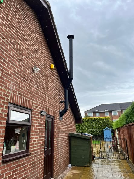 Ovale Pedestal Stove with Rigid Insulated Flue in Cramlington view 6