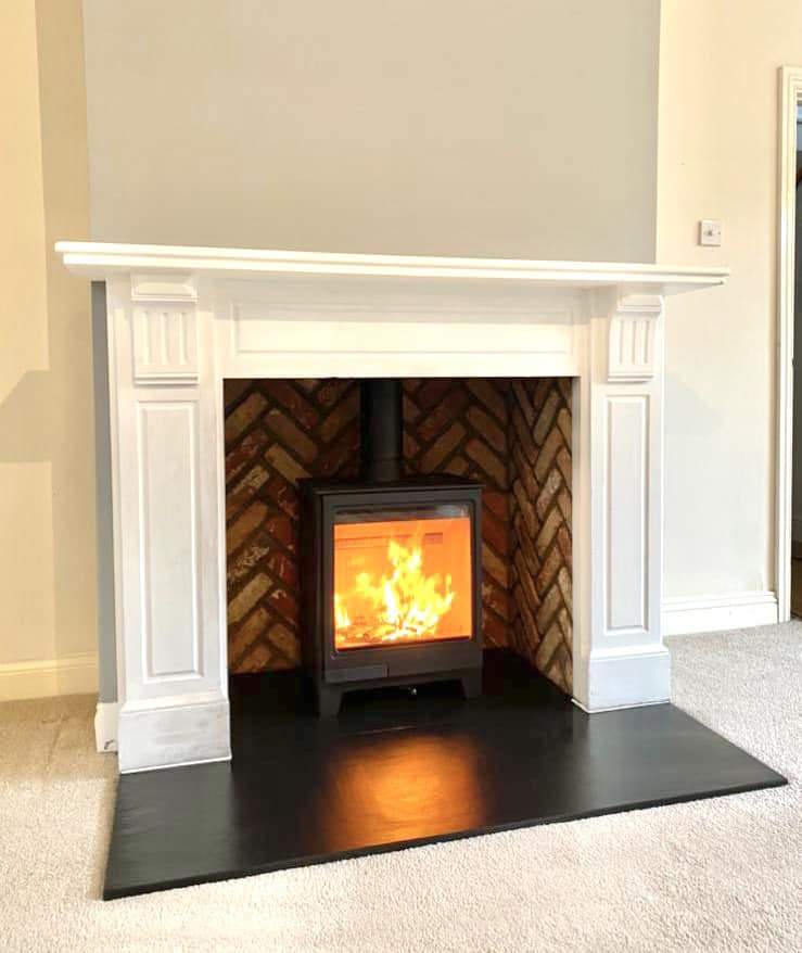Allure 5 Stove with Herringbone Brick Chamber Panels view 2