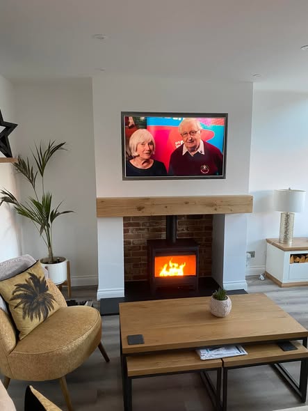 Solus 1500 Electric Fire Media Wall in Morpeth