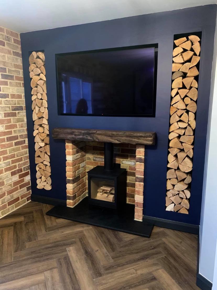 Wallsend Wood Burning Stove with Brick Slip Chamber