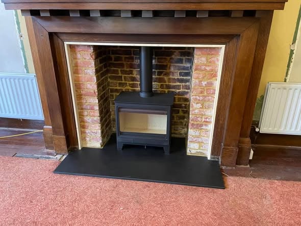 Parkray Aspect 5 Stove with Full-Height Tiled Wall in Amble