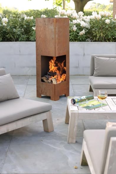 Jydepejsen Cosmo Pedestal Stove in Stannington view 4