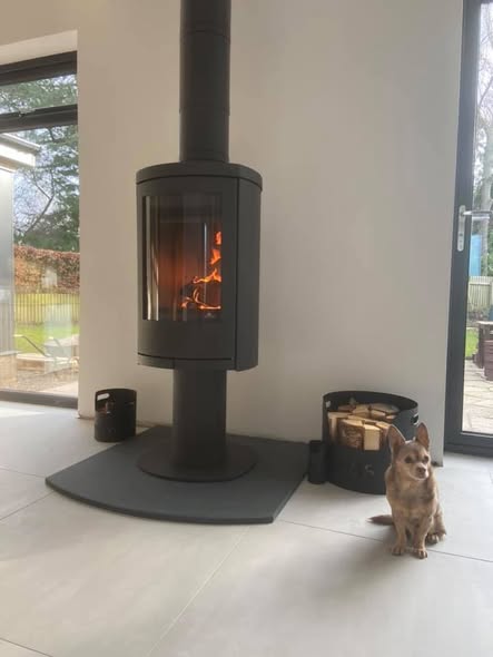 Jydepejsen Cosmo Pedestal Stove in Stannington view 7