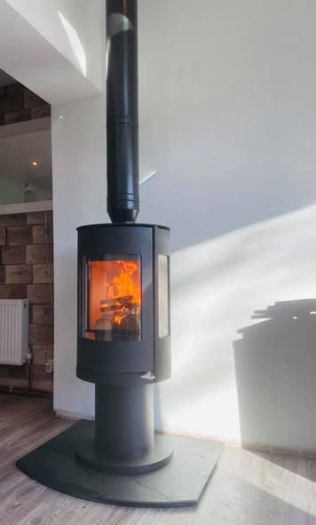 Westfire Uniq 37 Pedestal Stove in Wallsend Extension