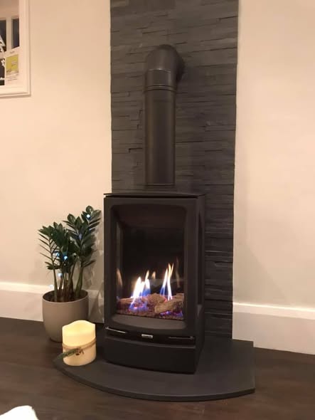 Vogue Midi T Balanced Flue Gas Stove with Slate Feature Wall
