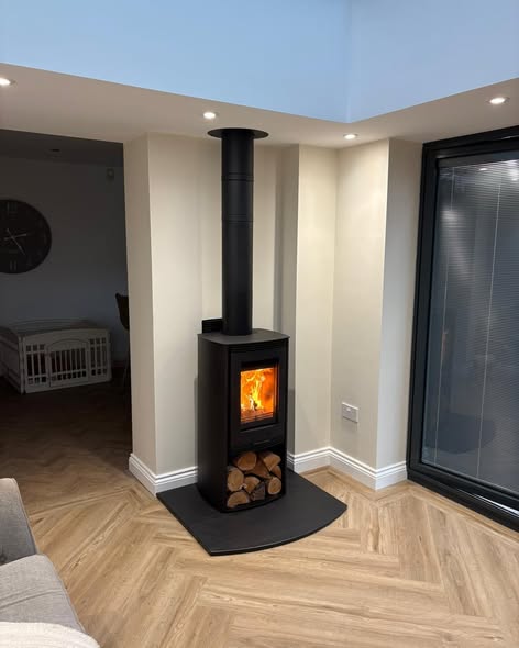 Di Lusso R4 Euro Stove Installation in a Modern Extension